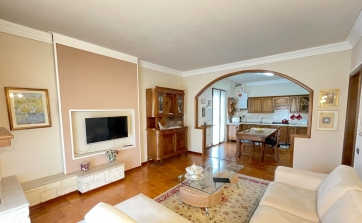 ID:27, Quadrilocale in zona residenziale